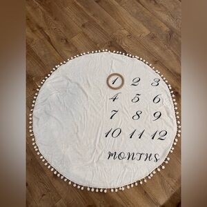 White Circular Baby Milestone Blanket